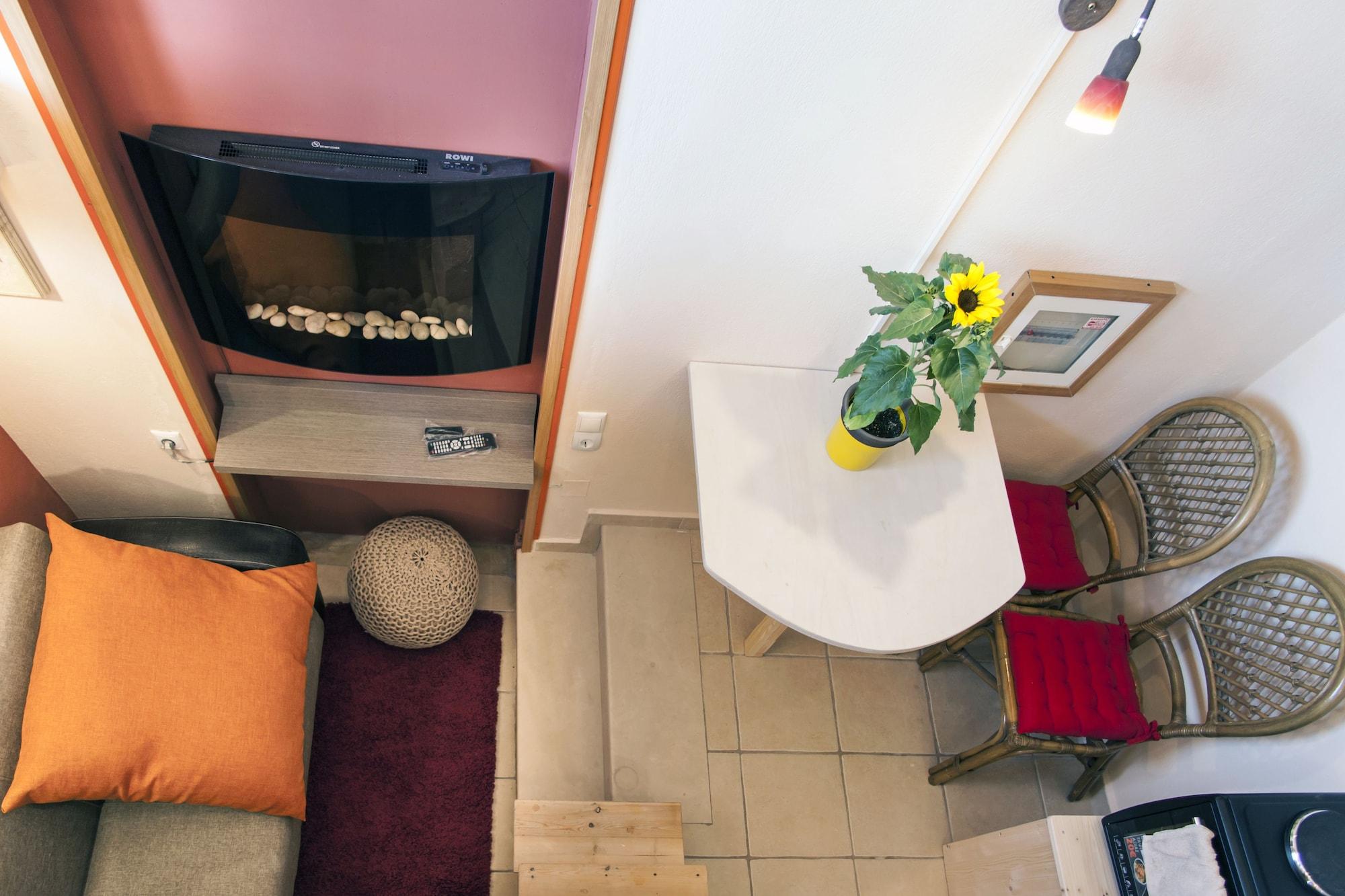 Estate Kares Aparthotel Tílisos Exteriör bild