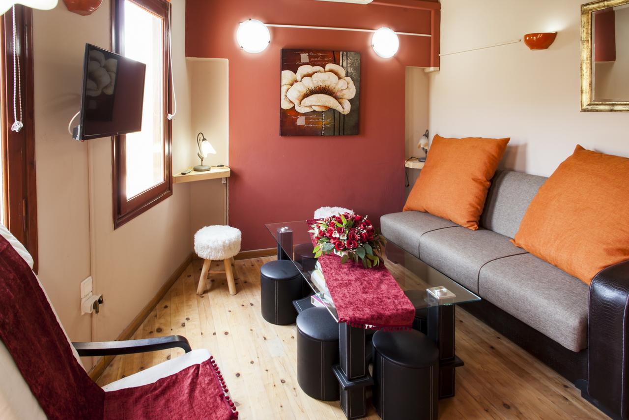 Estate Kares Aparthotel Tílisos Exteriör bild